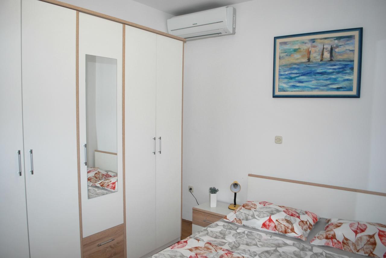 Apartment Dalmatia Макарска Екстериор снимка
