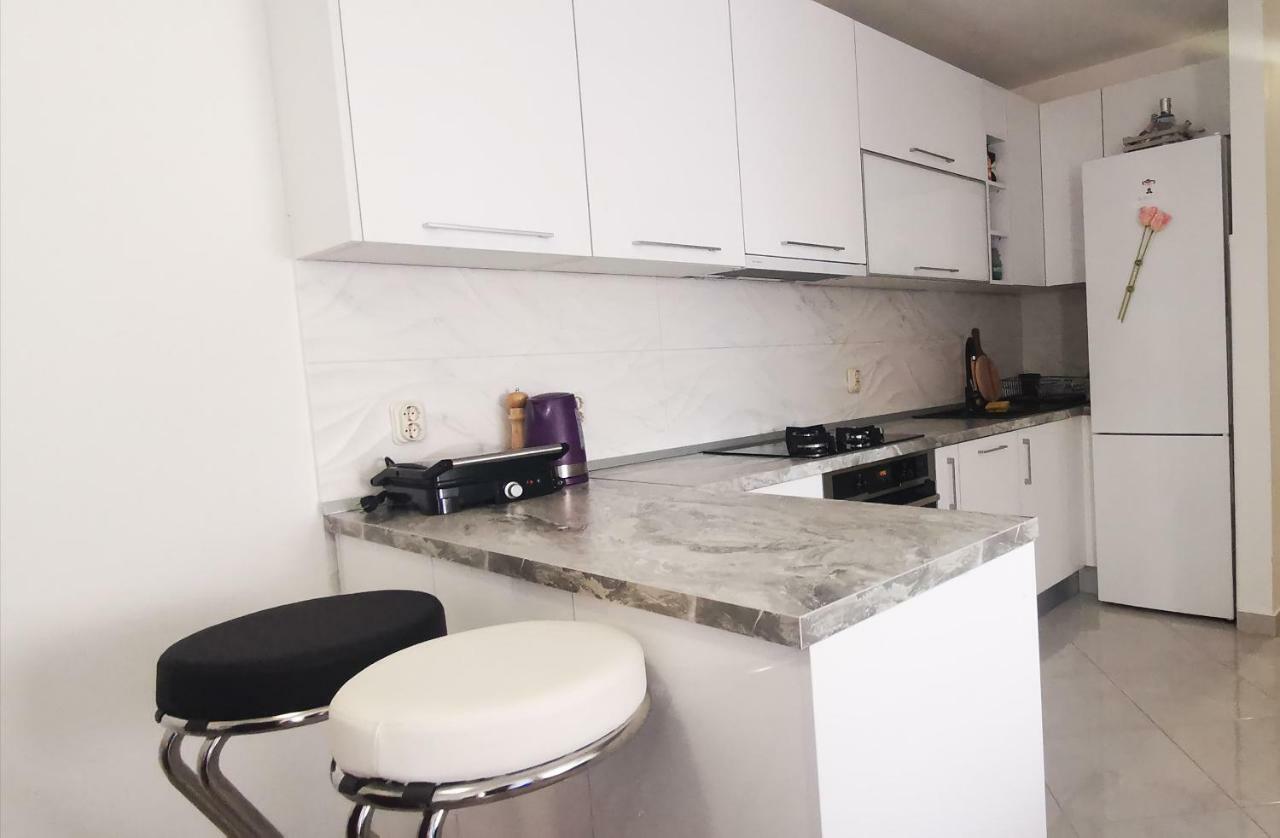 Apartment Dalmatia Макарска Екстериор снимка