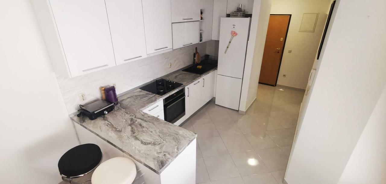 Apartment Dalmatia Макарска Екстериор снимка