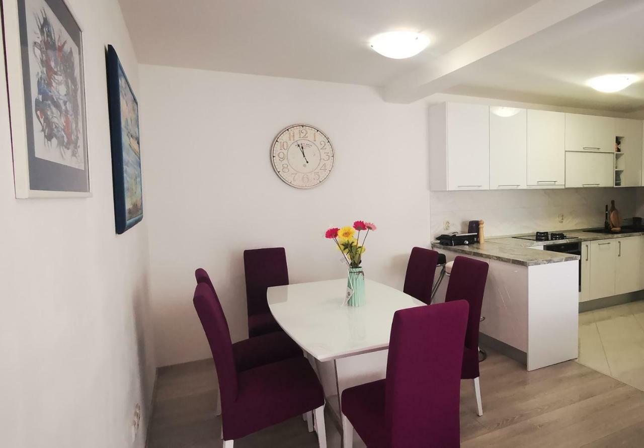 Apartment Dalmatia Макарска Екстериор снимка