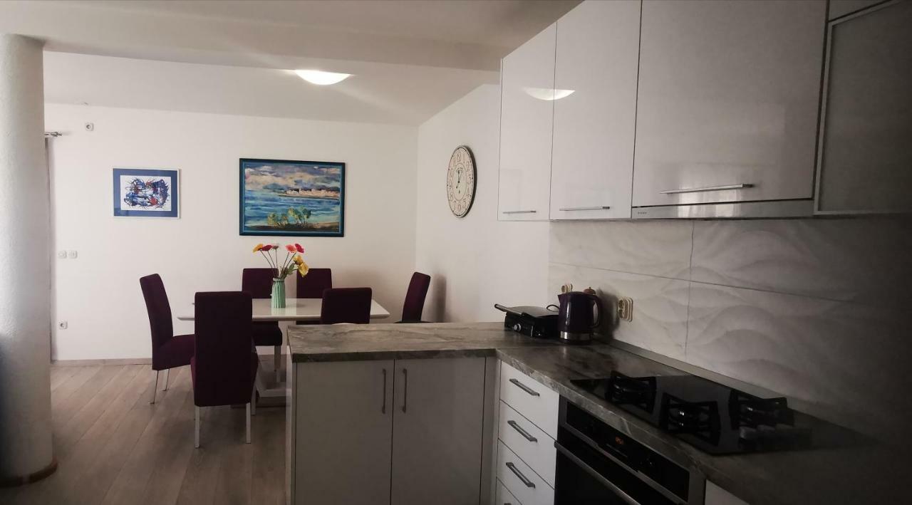 Apartment Dalmatia Макарска Екстериор снимка